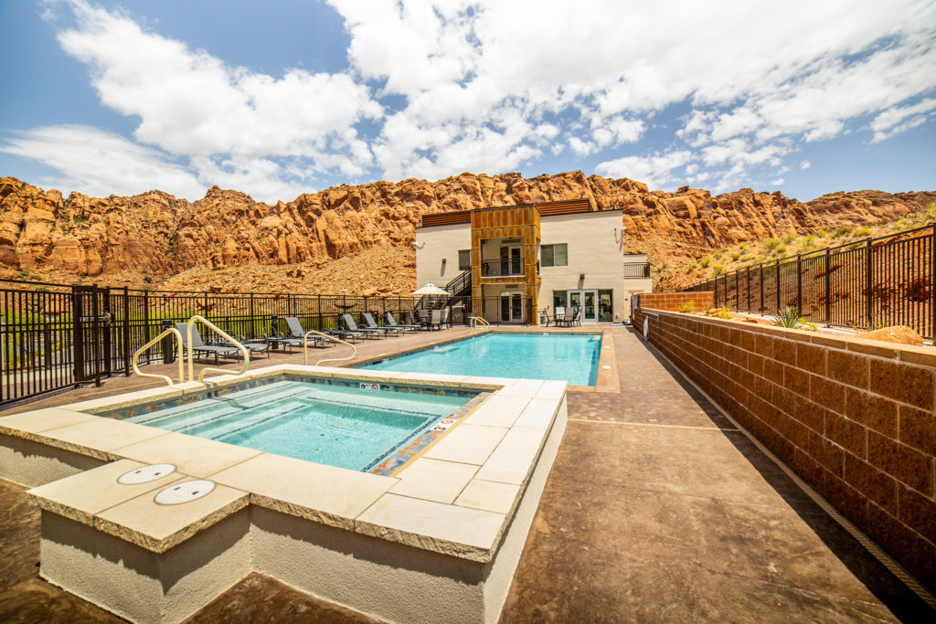 Canyon Suites pool